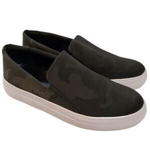 Vince Camuto Shoes Sneakers Womens 9M 40 Slip On Korli 2 Camo Green Platform